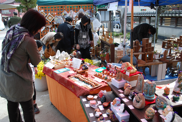 佐賀城下楠の杜手づくり市